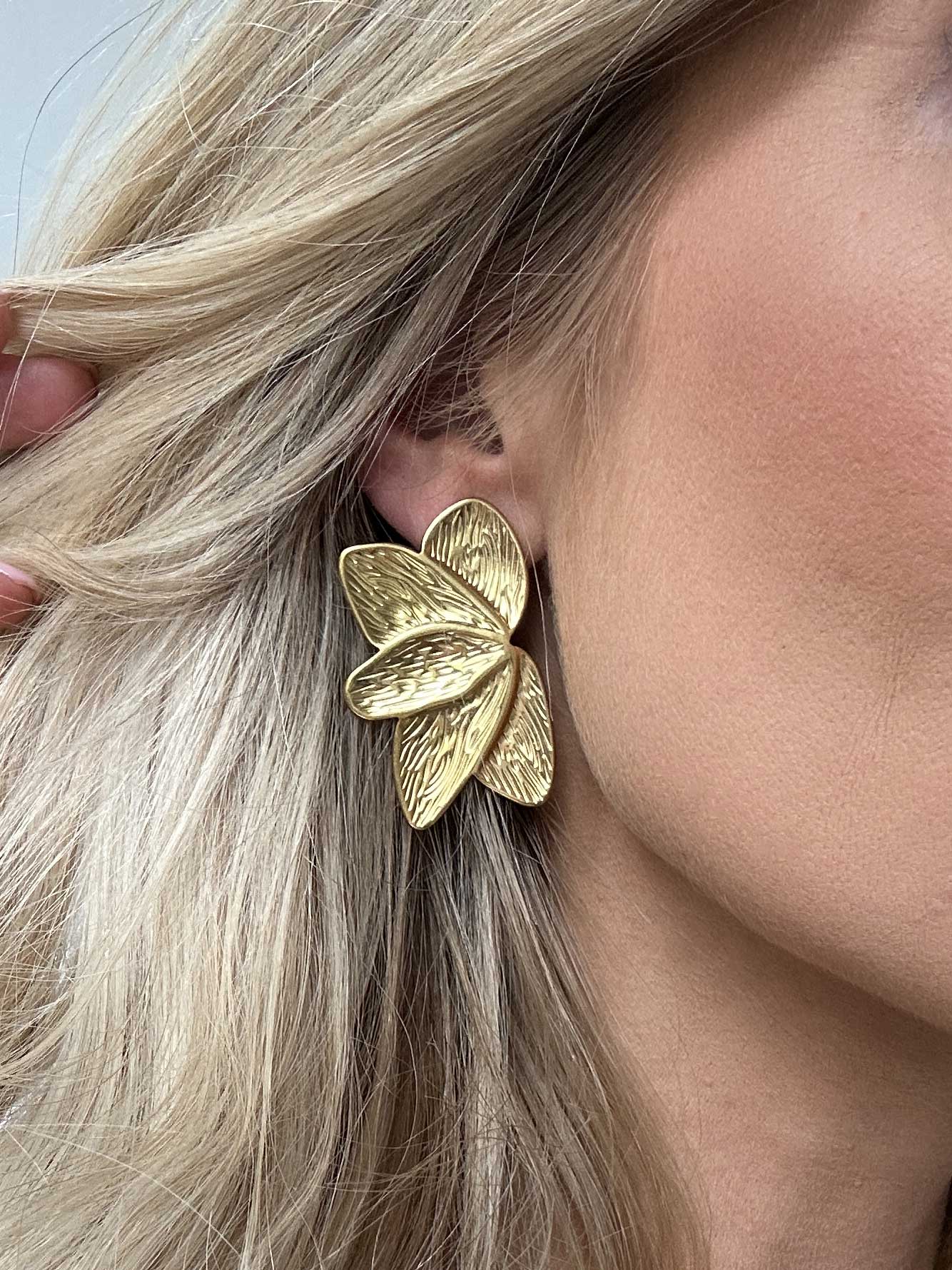 Eleanor - Guld blommörhängen